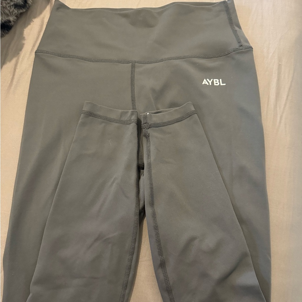AYBL leggings size S